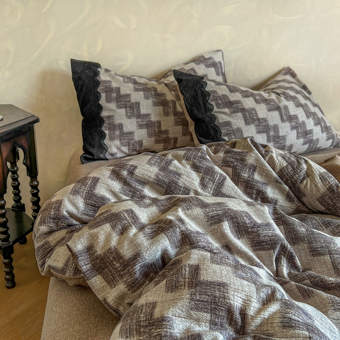 91家纺网 家纺一手货源 找家纺 繁花家居 2025秋冬磨毛复古亚麻棉麻提花超软四件套 摩登锯韵