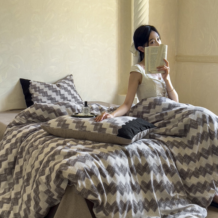 91家纺网 家纺一手货源 找家纺 繁花家居 2025秋冬磨毛复古亚麻棉麻提花超软四件套 摩登锯韵