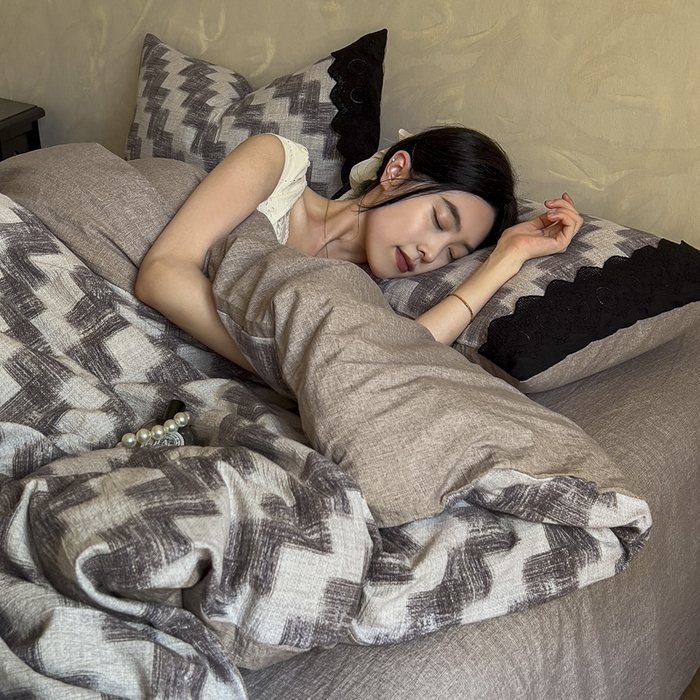 91家纺网 家纺一手货源 找家纺 繁花家居 2025秋冬磨毛复古亚麻棉麻提花超软四件套 摩登锯韵