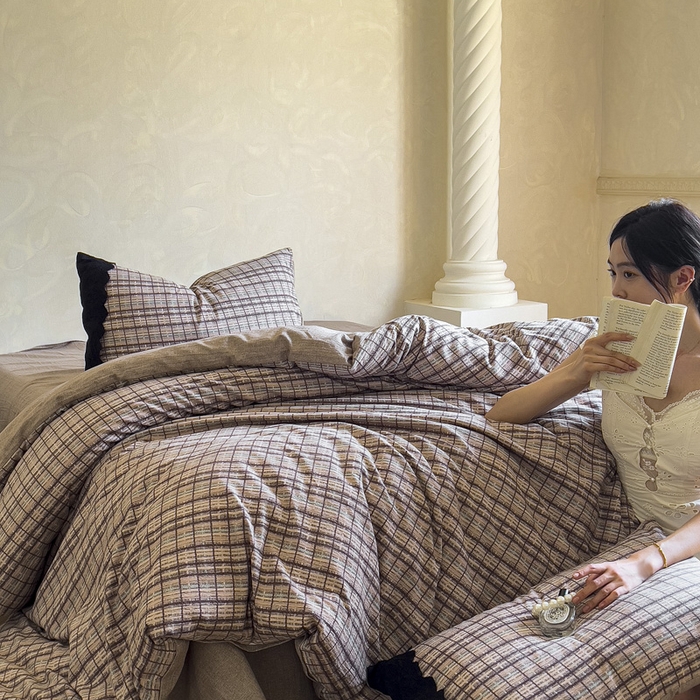 91家纺网 家纺一手货源 找家纺 繁花家居 2025秋冬磨毛复古亚麻棉麻提花超软四件套 暖棕格纹