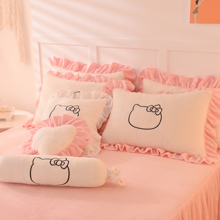 91家纺网 家纺一手货源 找家纺 绒世界 2025新款高端牛奶绒卡通刺绣牛奶绒四件套 美美猫-芝士粉