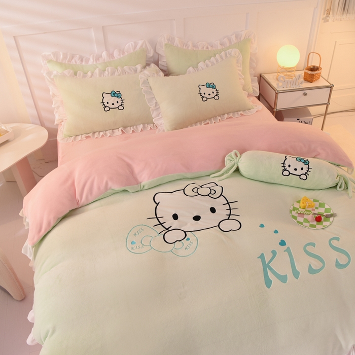 91家纺网 家纺一手货源 找家纺 绒世界 2025新款高端牛奶绒卡通刺绣牛奶绒四件套 kiss猫-抹茶拼粉