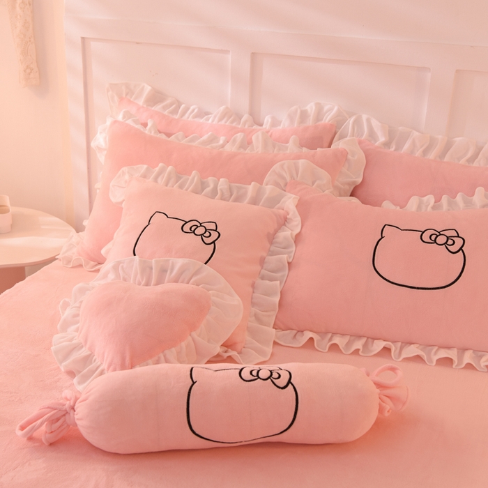 91家纺网 家纺一手货源 找家纺 绒世界 2025新款高端牛奶绒卡通刺绣牛奶绒四件套 美美猫-粉