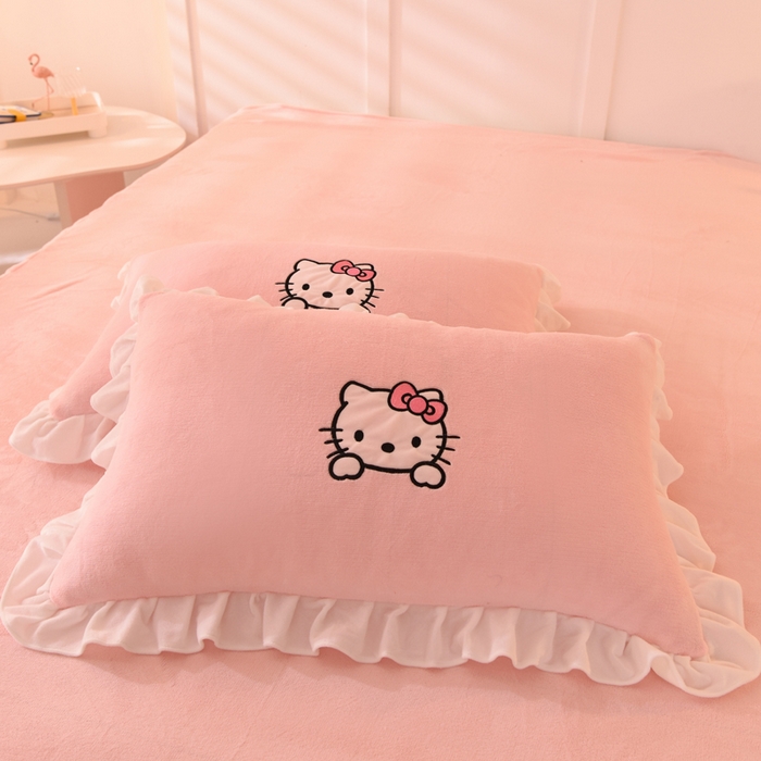 91家纺网 家纺一手货源 找家纺 绒世界 2025新款高端牛奶绒卡通刺绣牛奶绒四件套 kiss猫-粉