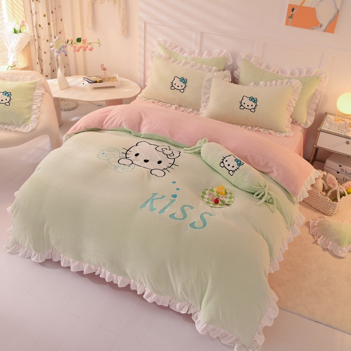 91家纺网 家纺一手货源 找家纺 绒世界 2025新款高端牛奶绒卡通刺绣牛奶绒四件套 kiss猫-抹茶拼粉