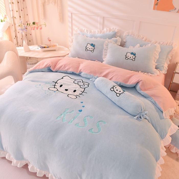 91家纺网 家纺一手货源 找家纺 绒世界 2025新款高端牛奶绒卡通刺绣牛奶绒四件套 kiss猫-蓝粉