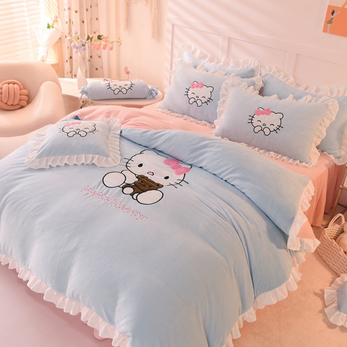 91家纺网 家纺一手货源 找家纺 绒世界 2025新款高端牛奶绒卡通刺绣牛奶绒四件套 可爱猫-蓝粉