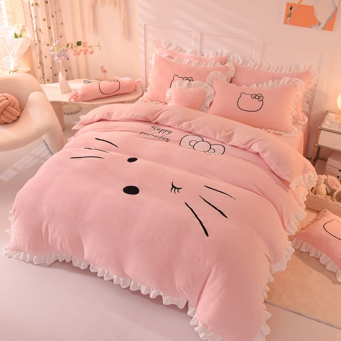 91家纺网 家纺一手货源 找家纺 绒世界 2025新款高端牛奶绒卡通刺绣牛奶绒四件套 美美猫-粉