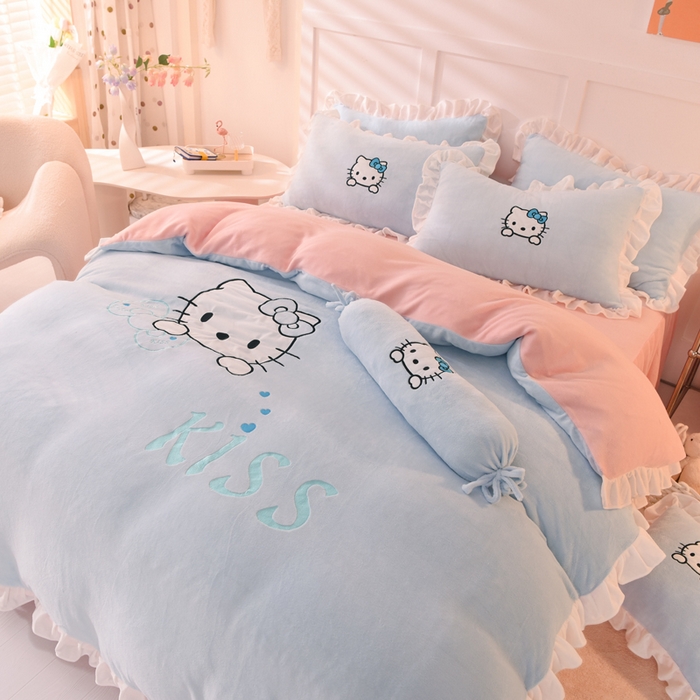 91家纺网 家纺一手货源 找家纺 绒世界 2025新款高端牛奶绒卡通刺绣牛奶绒四件套 kiss猫-蓝粉