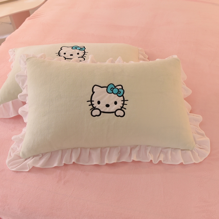 91家纺网 家纺一手货源 找家纺 绒世界 2025新款高端牛奶绒卡通刺绣牛奶绒四件套 kiss猫-抹茶拼粉