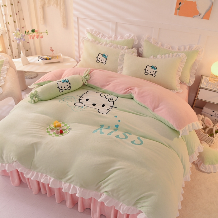 91家纺网 家纺一手货源 找家纺 绒世界 2025新款高端牛奶绒卡通刺绣牛奶绒四件套 kiss猫-抹茶拼粉