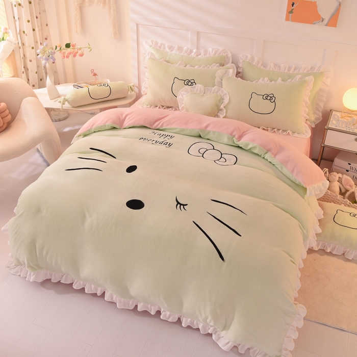 91家纺网 家纺一手货源 找家纺 绒世界 2025新款高端牛奶绒卡通刺绣牛奶绒四件套 美美猫-抹茶拼粉