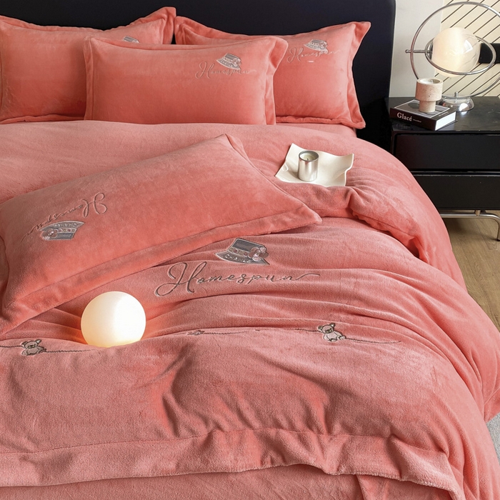 91家纺网 家纺一手货源 找家纺 绒世界 2025新款秋冬加厚公主日记牛奶绒四件套 爱马仕橙