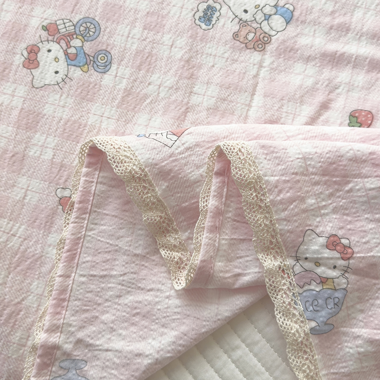 91家纺网 家纺一手货源 找家纺 （总）梦庭帛美 2025新款高克重110克云感提花皱皱纱正版三丽鸥床单