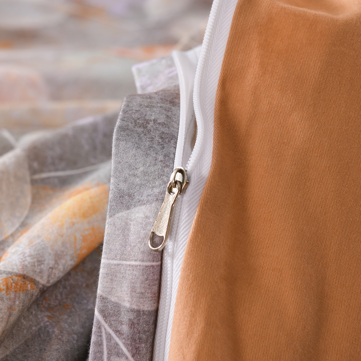 91家纺网 家纺一手货源 找家纺 金昱纺 2025新款法式加厚全棉纯棉磨毛四件套 羽翠韵-灰