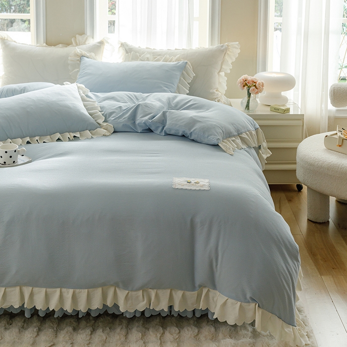 91家纺网 家纺一手货源 找家纺 绒世界 2025新款四季款夹棉泡泡纱床裙床笠被套四件套系列 慕蓝