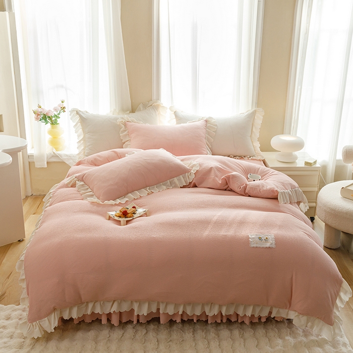 91家纺网 家纺一手货源 找家纺 绒世界 2025新款四季款夹棉泡泡纱床裙床笠被套四件套系列 玉色