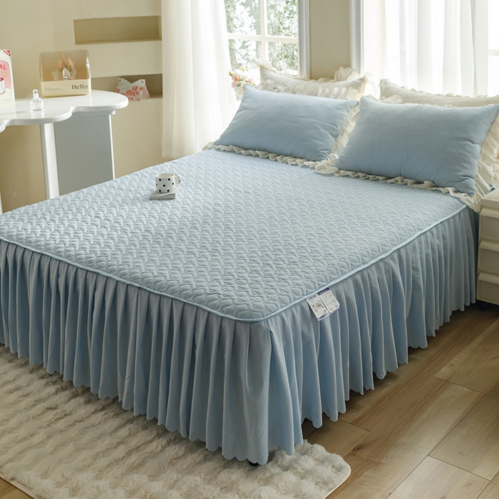 91家纺网 家纺一手货源 找家纺 绒世界 2025新款四季款夹棉泡泡纱床裙床笠被套四件套系列 慕蓝