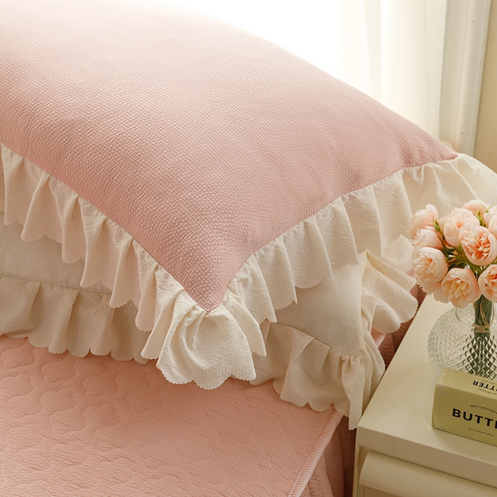 91家纺网 家纺一手货源 找家纺 绒世界 2025新款四季款夹棉泡泡纱床裙床笠被套四件套系列 玉色