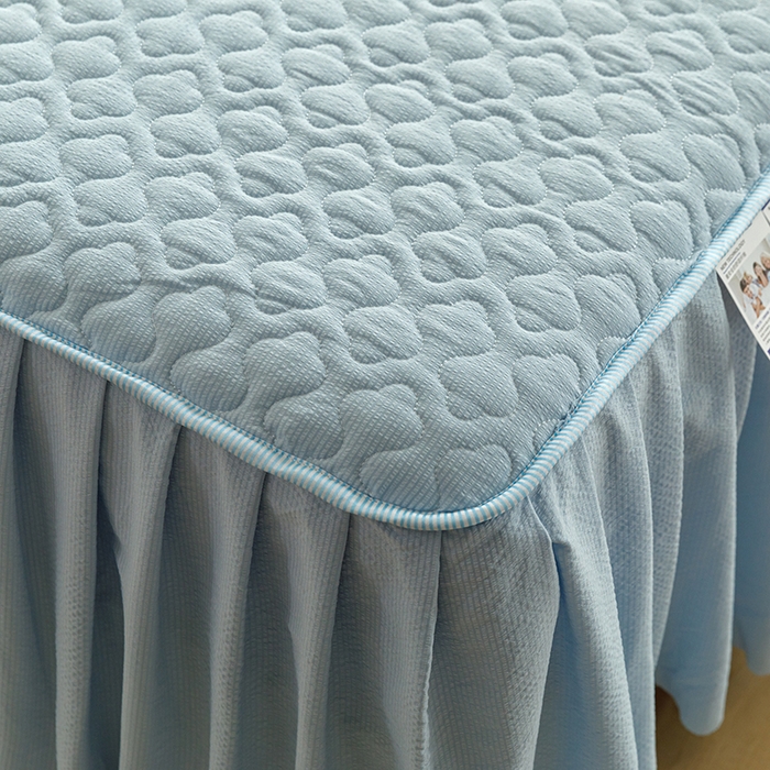 91家纺网 家纺一手货源 找家纺 绒世界 2025新款四季款夹棉泡泡纱床裙床笠被套四件套系列 慕蓝