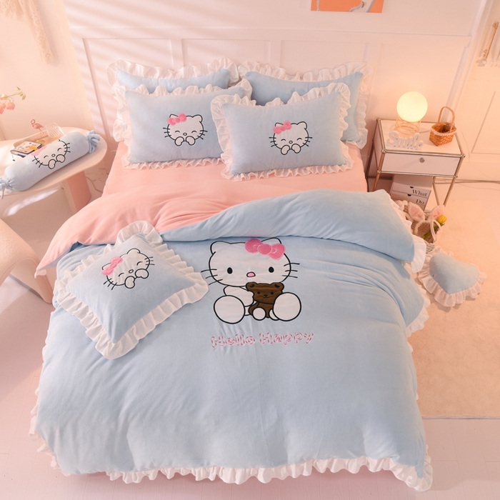 91家纺网 家纺一手货源 找家纺 丝印良品 2025新款高端牛奶绒卡通刺绣牛奶绒四件套 可爱猫-蓝粉