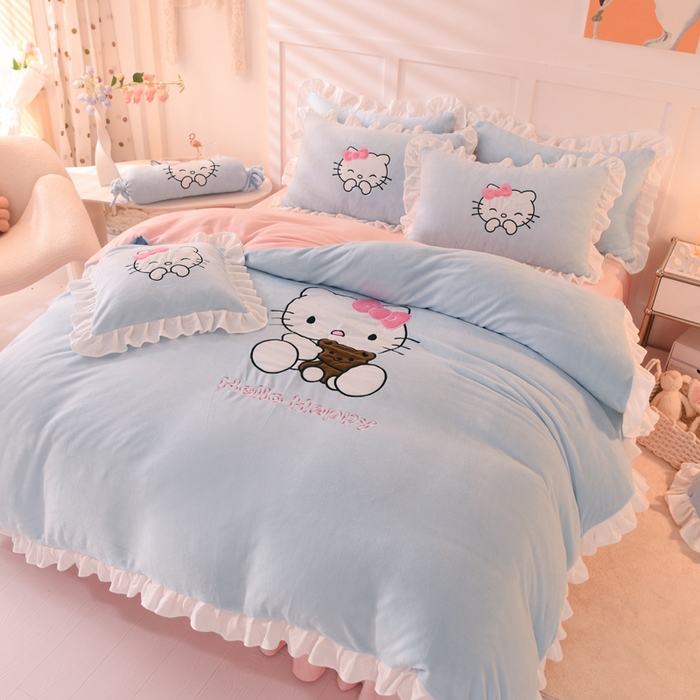 91家纺网 家纺一手货源 找家纺 丝印良品 2025新款高端牛奶绒卡通刺绣牛奶绒四件套 可爱猫-蓝粉