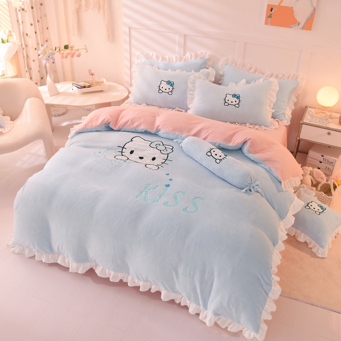 91家纺网 家纺一手货源 找家纺 丝印良品 2025新款高端牛奶绒卡通刺绣牛奶绒四件套 kiss猫-蓝粉