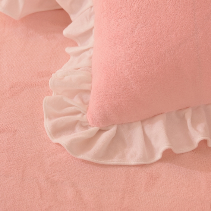 91家纺网 家纺一手货源 找家纺 丝印良品 2025新款高端牛奶绒卡通刺绣牛奶绒四件套 可爱猫-粉