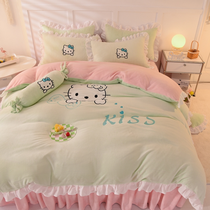 91家纺网 家纺一手货源 找家纺 丝印良品 2025新款高端牛奶绒卡通刺绣牛奶绒四件套 kiss猫-抹茶拼粉