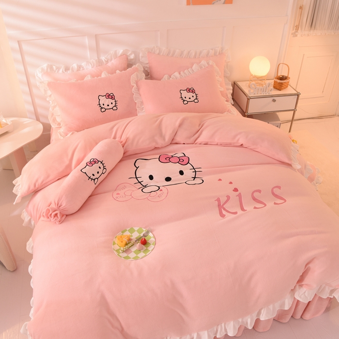 91家纺网 家纺一手货源 找家纺 丝印良品 2025新款高端牛奶绒卡通刺绣牛奶绒四件套 kiss猫-粉