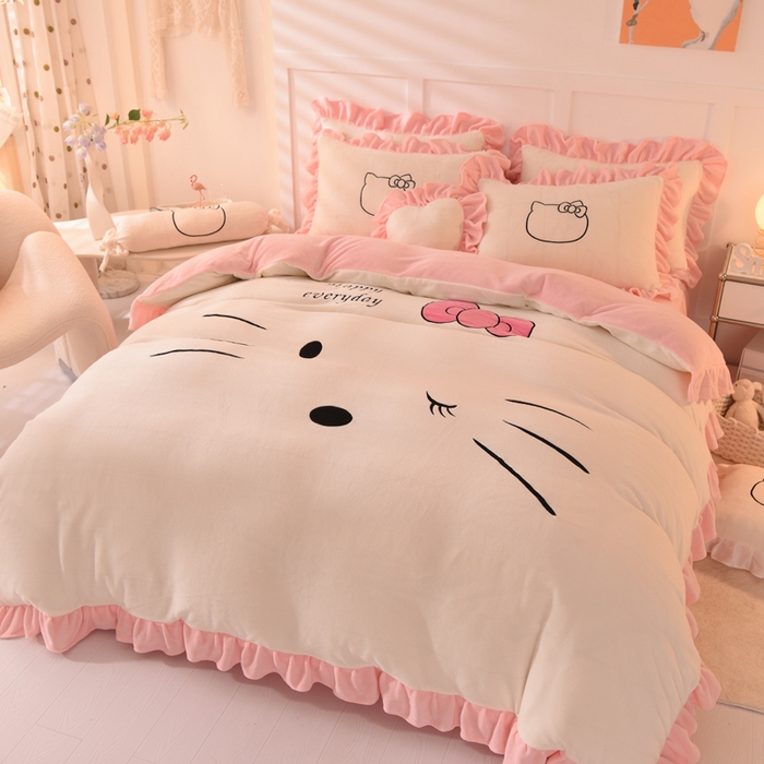 91家纺网 家纺一手货源 找家纺 丝印良品 2025新款高端牛奶绒卡通刺绣牛奶绒四件套 美美猫-芝士粉