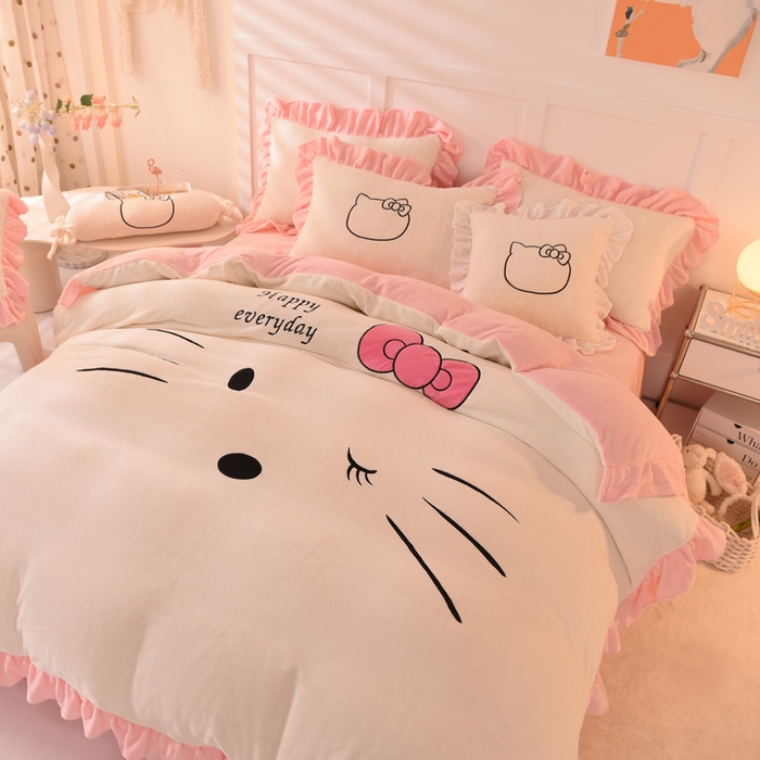 91家纺网 家纺一手货源 找家纺 丝印良品 2025新款高端牛奶绒卡通刺绣牛奶绒四件套 美美猫-芝士粉