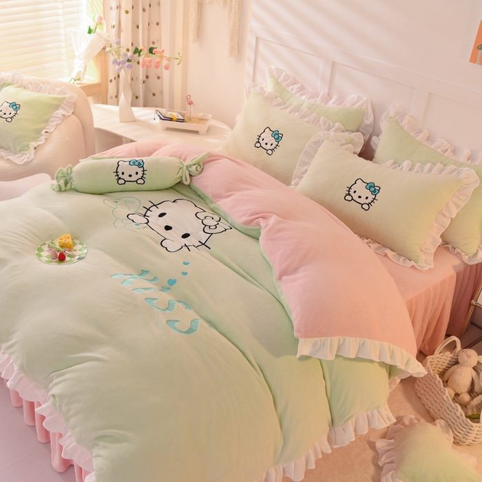 91家纺网 家纺一手货源 找家纺 丝印良品 2025新款高端牛奶绒卡通刺绣牛奶绒四件套 kiss猫-抹茶拼粉