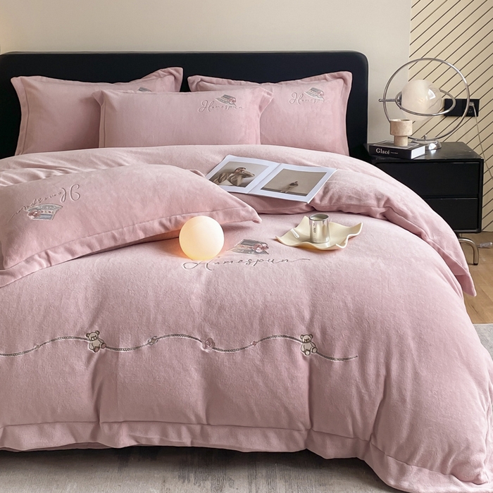 91家纺网 家纺一手货源 找家纺 丝印良品 2025新款秋冬加厚公主日记牛奶绒四件套 珊瑚粉