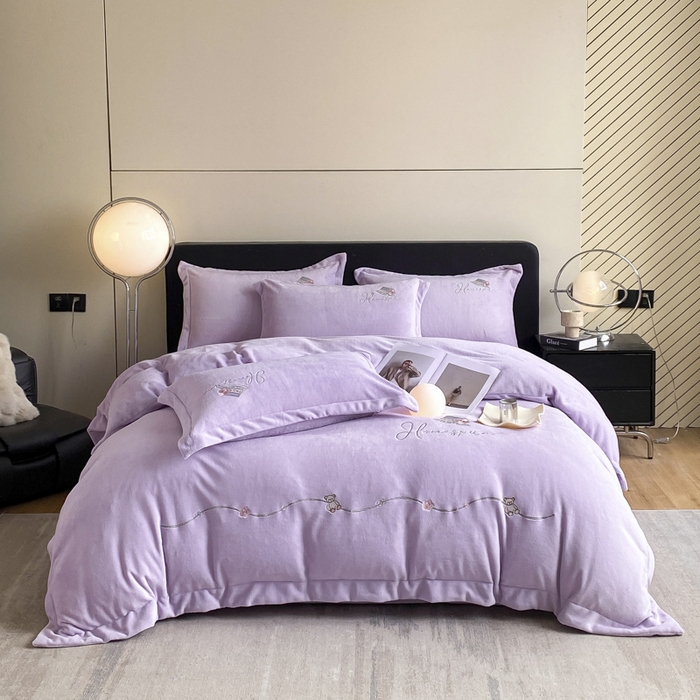 91家纺网 家纺一手货源 找家纺 丝印良品 2025新款秋冬加厚公主日记牛奶绒四件套 风信紫