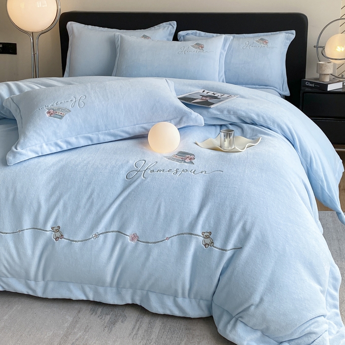 91家纺网 家纺一手货源 找家纺 丝印良品 2025新款秋冬加厚公主日记牛奶绒四件套 宁静蓝