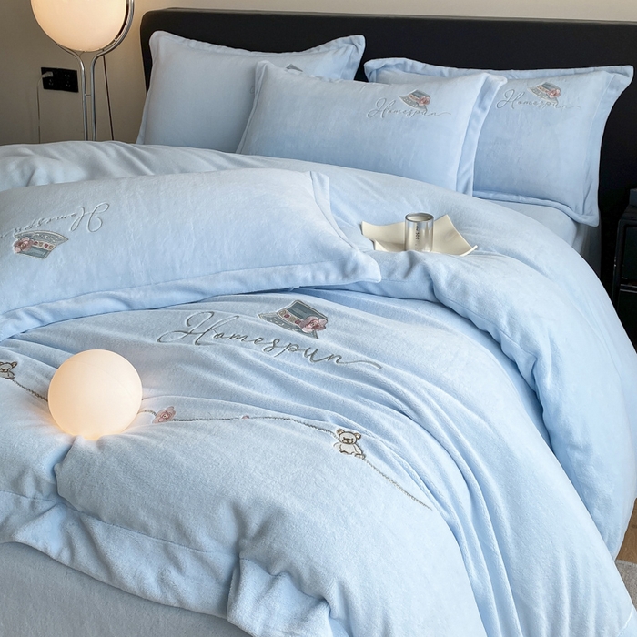 91家纺网 家纺一手货源 找家纺 丝印良品 2025新款秋冬加厚公主日记牛奶绒四件套 宁静蓝