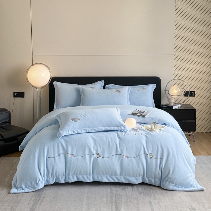 91家纺网 家纺一手货源 找家纺 丝印良品 2025新款秋冬加厚公主日记牛奶绒四件套 宁静蓝