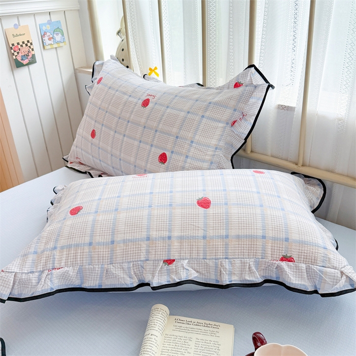 91家纺网 家纺一手货源 找家纺 森璐家纺 2025新款云感皱皱双层纱黑色包边四件套 黑边-格子草莓