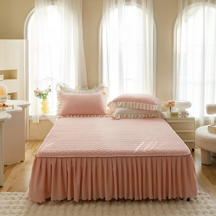 91家纺网 家纺一手货源 找家纺 丝印良品 2025新款四季款夹棉泡泡纱床裙床笠被套四件套系列 玉色