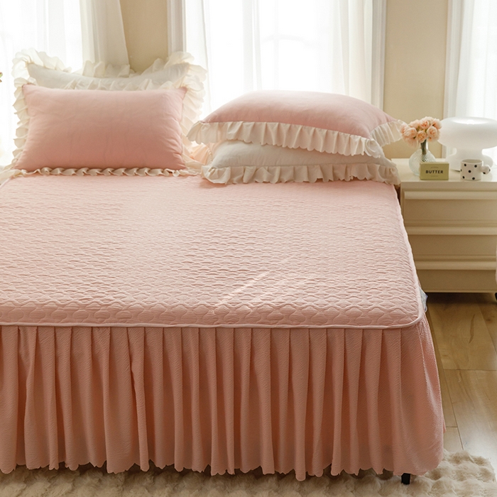 91家纺网 家纺一手货源 找家纺 丝印良品 2025新款四季款夹棉泡泡纱床裙床笠被套四件套系列 玉色