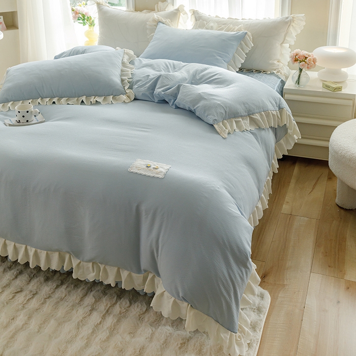 91家纺网 家纺一手货源 找家纺 丝印良品 2025新款四季款夹棉泡泡纱床裙床笠被套四件套系列 慕蓝