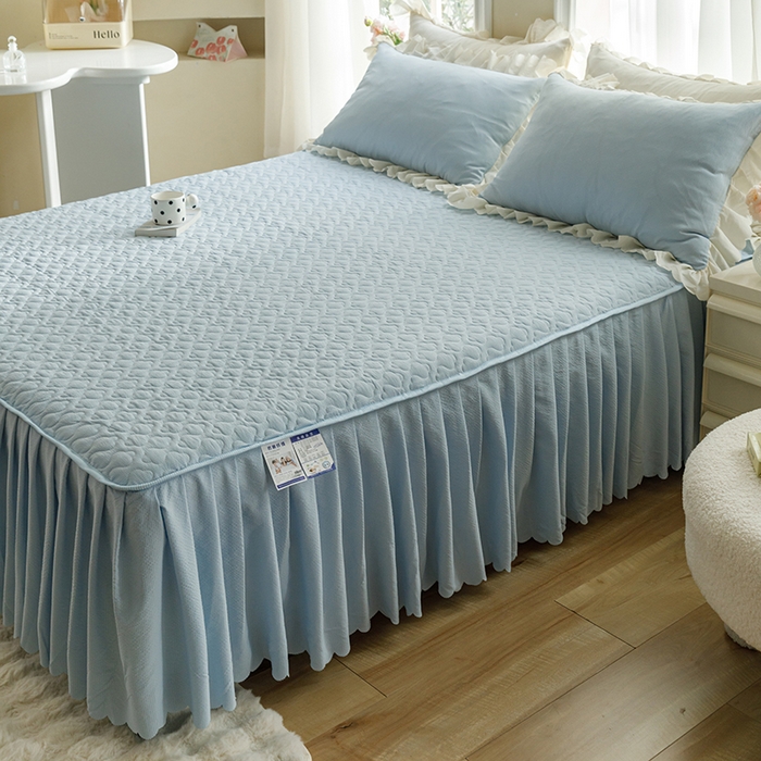 91家纺网 家纺一手货源 找家纺 丝印良品 2025新款四季款夹棉泡泡纱床裙床笠被套四件套系列 慕蓝