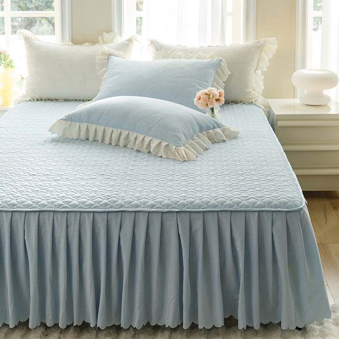 91家纺网 家纺一手货源 找家纺 丝印良品 2025新款四季款夹棉泡泡纱床裙床笠被套四件套系列 慕蓝