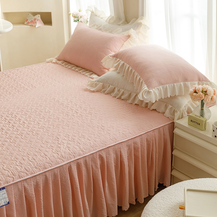 91家纺网 家纺一手货源 找家纺 丝印良品 2025新款四季款夹棉泡泡纱床裙床笠被套四件套系列 玉色