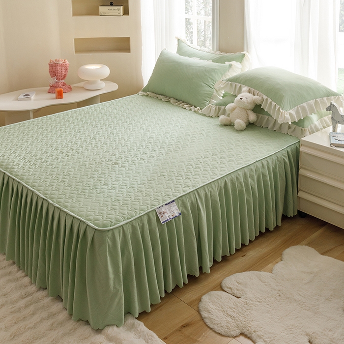 91家纺网 家纺一手货源 找家纺 丝印良品 2025新款四季款夹棉泡泡纱床裙床笠被套四件套系列 豆绿