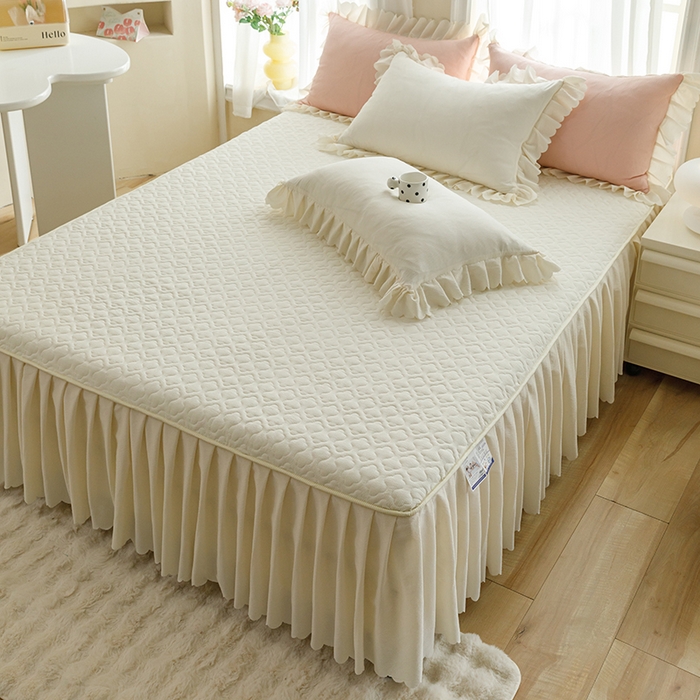 91家纺网 家纺一手货源 找家纺 丝印良品 2025新款四季款夹棉泡泡纱床裙床笠被套四件套系列 米白