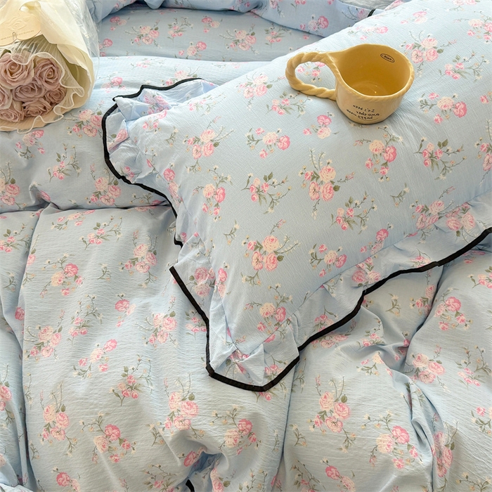 91家纺网 家纺一手货源 找家纺 森璐家纺 2025新款云感皱皱双层纱黑色包边四件套 黑边-蓝溪