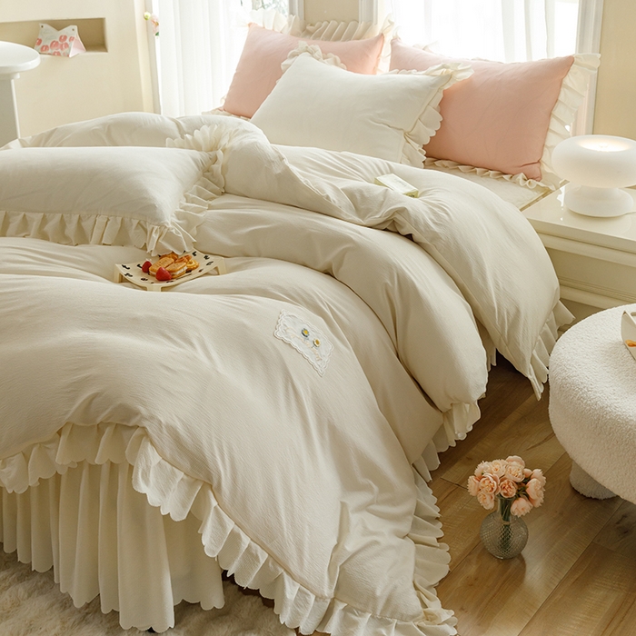 91家纺网 家纺一手货源 找家纺 丝印良品 2025新款四季款夹棉泡泡纱床裙床笠被套四件套系列 米白