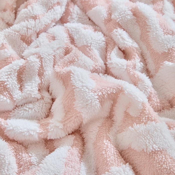 91家纺网 家纺一手货源 找家纺 缘生活 2025新款阳离子斑马纹羊羔绒毛毯 斑马纹绒毛毯-粉色